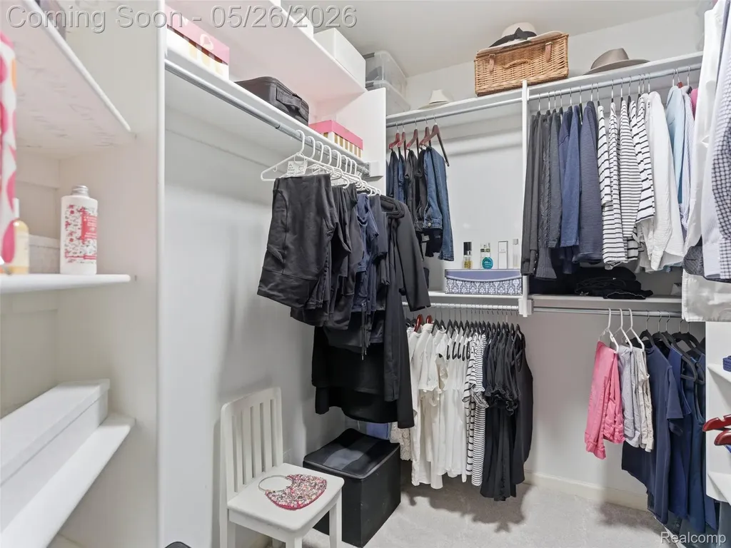 1185 Avon Circle W Rochester Hills City MI 48309