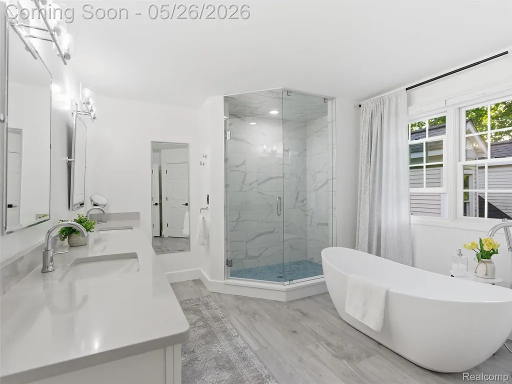 1185 Avon Circle W Rochester Hills City MI 48309