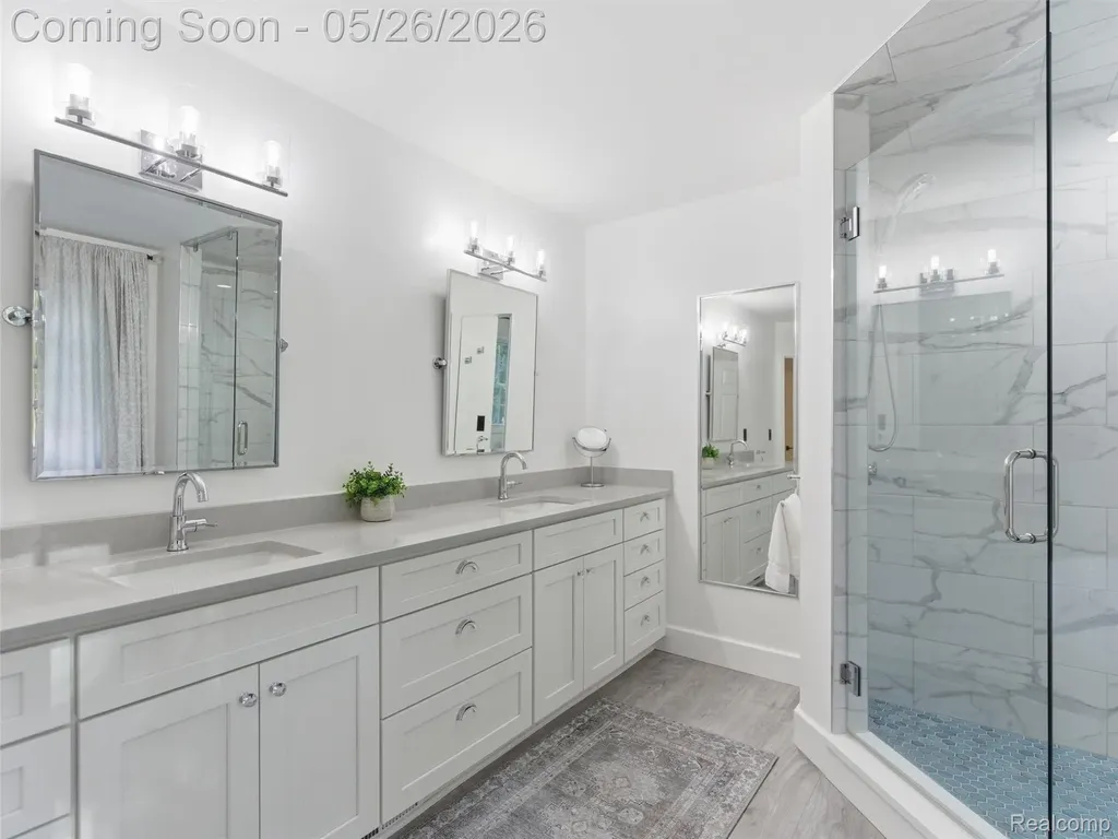 1185 Avon Circle W Rochester Hills City MI 48309