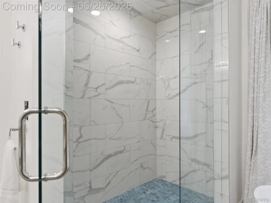 1185 Avon Circle W Rochester Hills City MI 48309