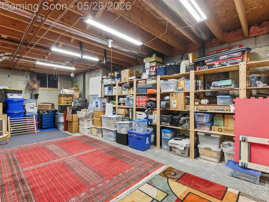 1185 Avon Circle W Rochester Hills City MI 48309