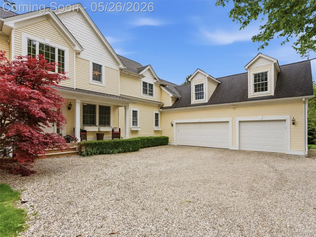 1185 Avon Circle W Rochester Hills City MI 48309