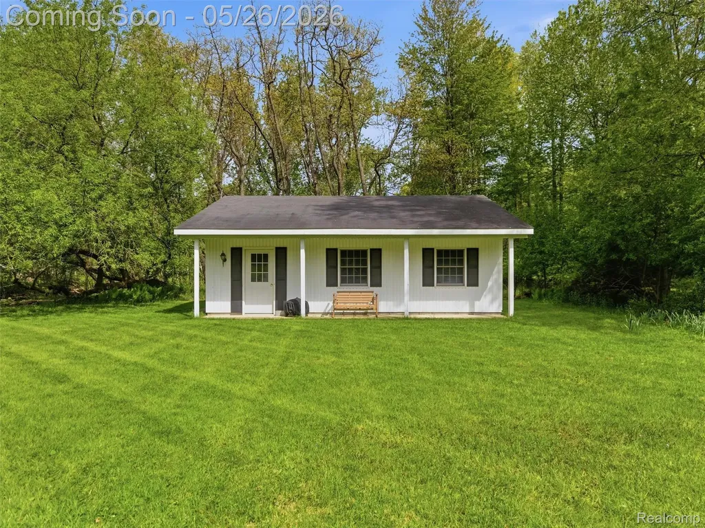1185 Avon Circle W Rochester Hills City MI 48309