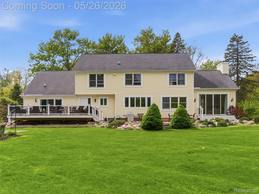 1185 Avon Circle W Rochester Hills City MI 48309