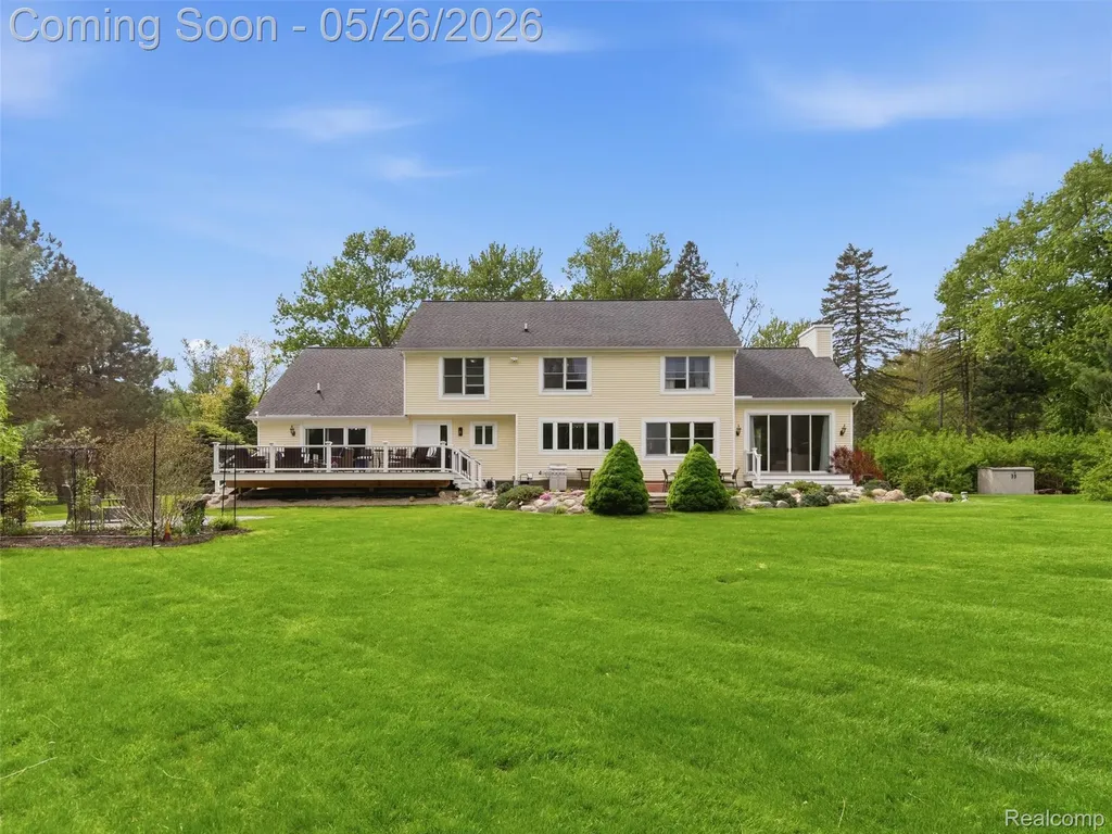 1185 Avon Circle W Rochester Hills City MI 48309