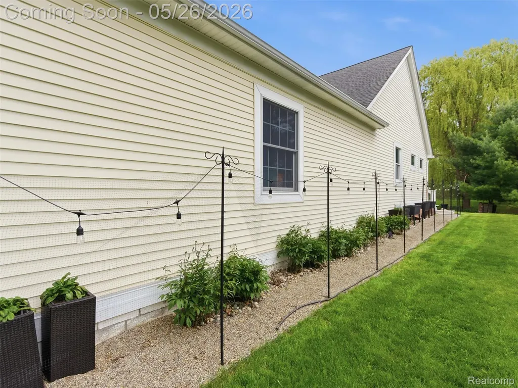 1185 Avon Circle W Rochester Hills City MI 48309