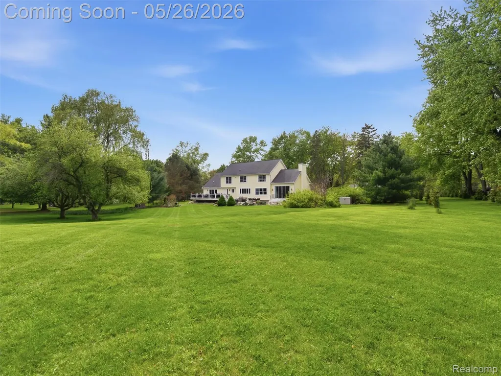 1185 Avon Circle W Rochester Hills City MI 48309