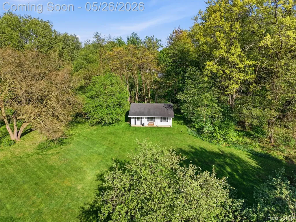 1185 Avon Circle W Rochester Hills City MI 48309