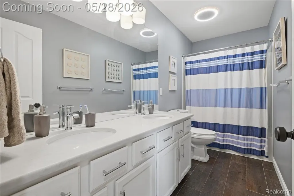 3703 Hidden Forest Drive Orion Charter Township MI 48359
