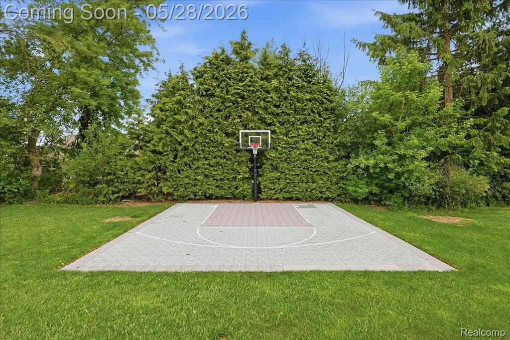 3703 Hidden Forest Drive Orion Charter Township MI 48359