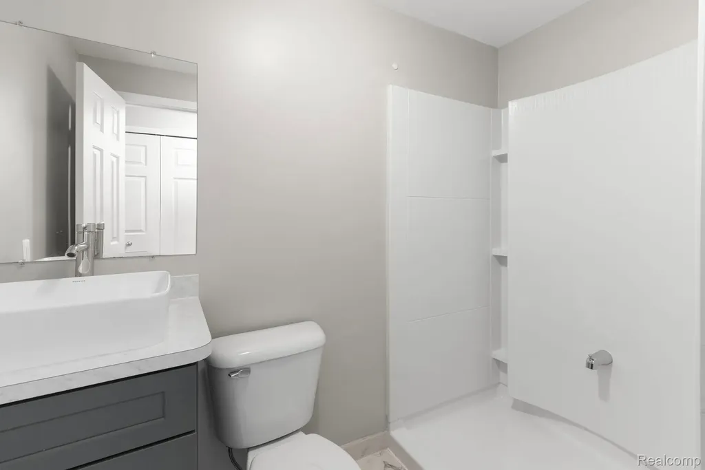 14568 Vauxhall Drive Sterling Heights City MI 48313