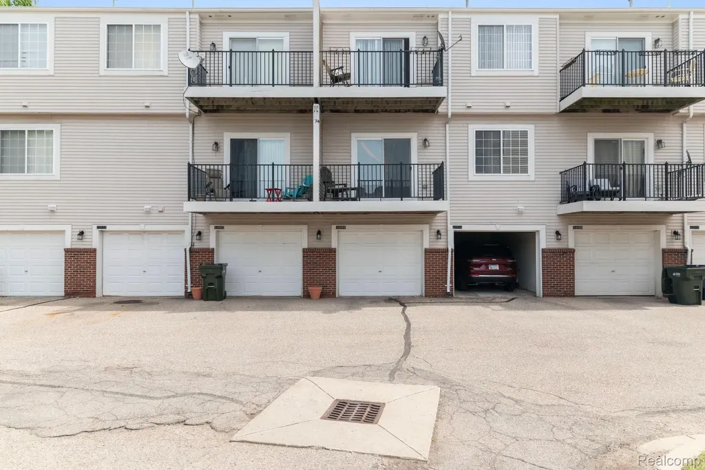 14568 Vauxhall Drive Sterling Heights City MI 48313