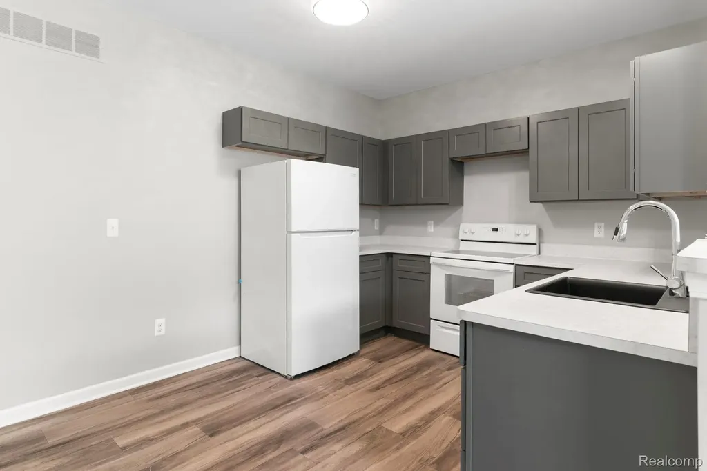 14568 Vauxhall Drive Sterling Heights City MI 48313
