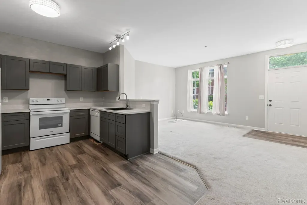 14568 Vauxhall Drive Sterling Heights City MI 48313