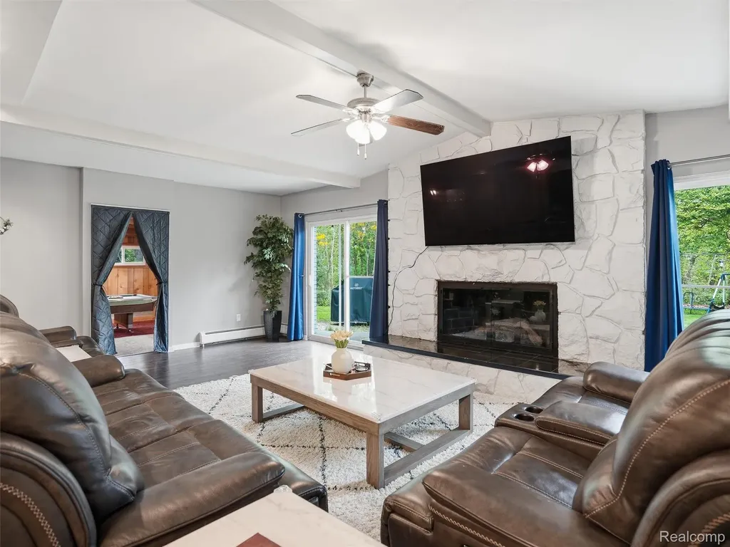 37296 Maple Leaf Court Clinton Charter Township MI 48036
