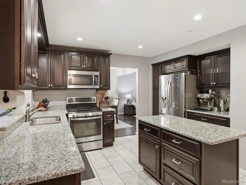 37296 Maple Leaf Court Clinton Charter Township MI 48036