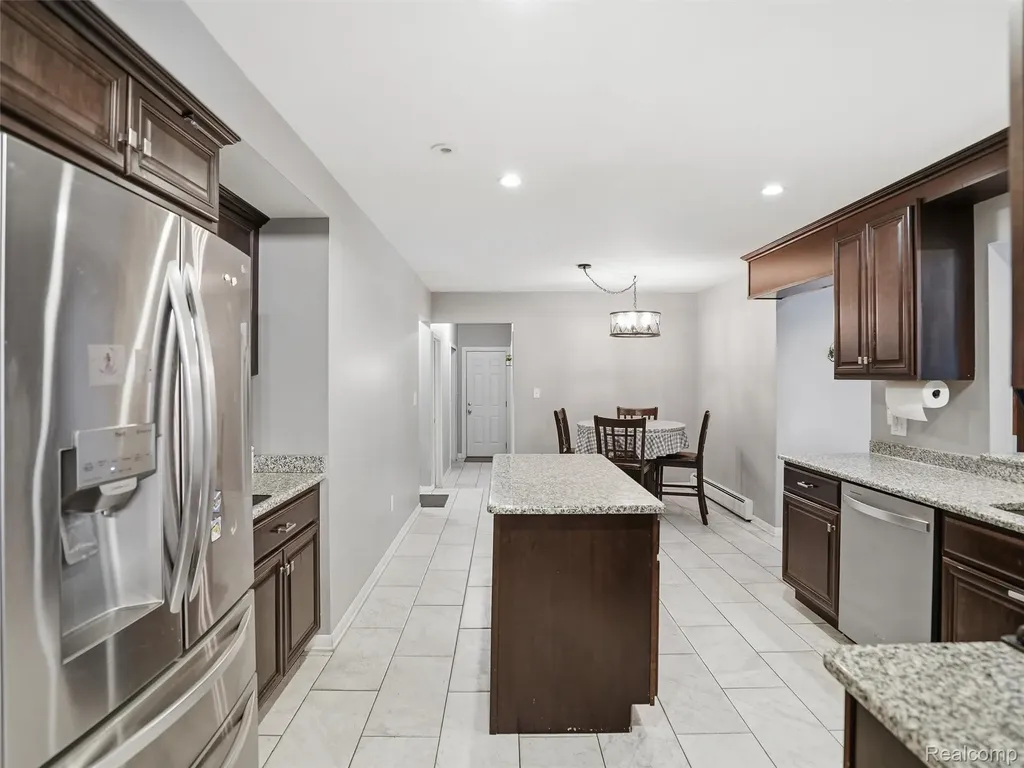 37296 Maple Leaf Court Clinton Charter Township MI 48036