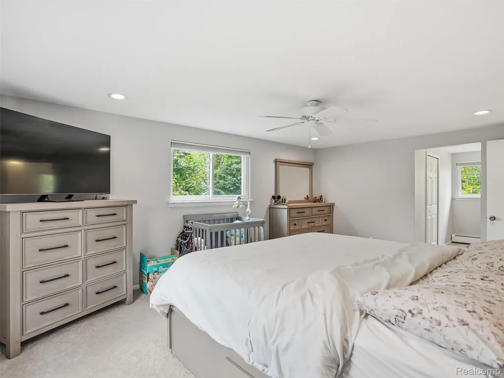 37296 Maple Leaf Court Clinton Charter Township MI 48036