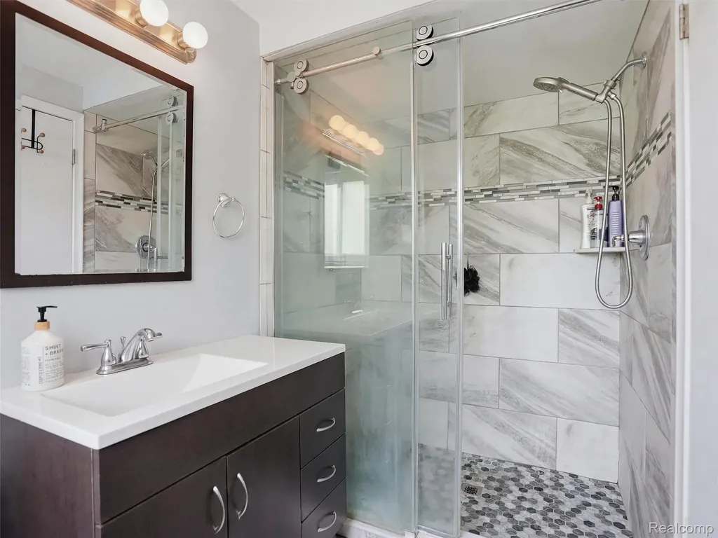 37296 Maple Leaf Court Clinton Charter Township MI 48036