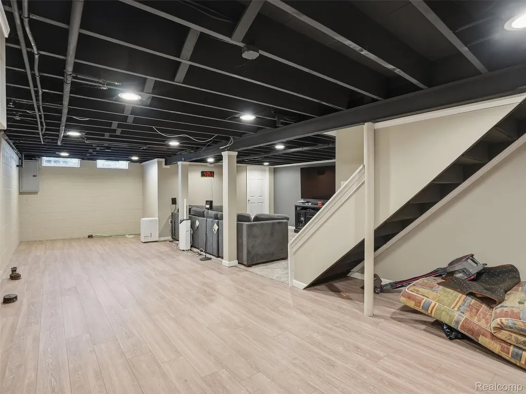 37296 Maple Leaf Court Clinton Charter Township MI 48036