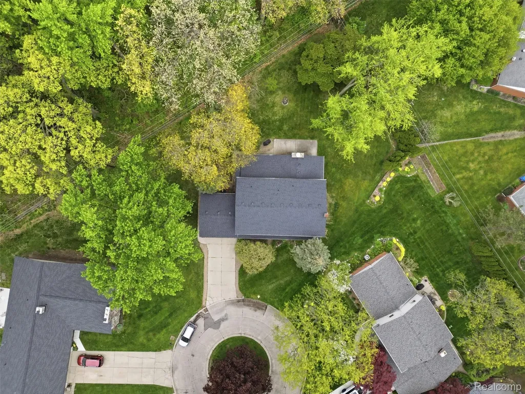 37296 Maple Leaf Court Clinton Charter Township MI 48036