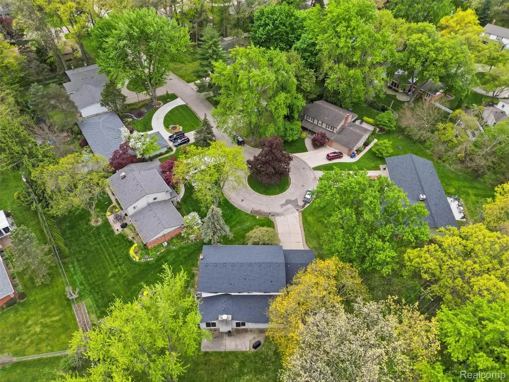 37296 Maple Leaf Court Clinton Charter Township MI 48036