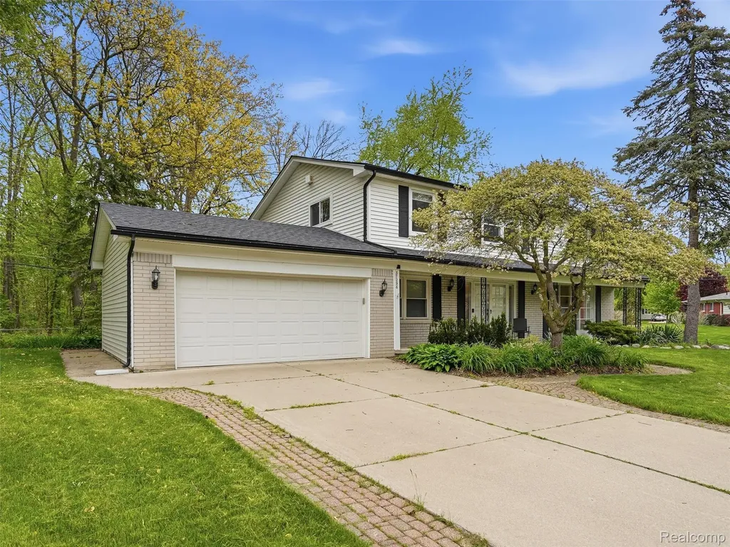 37296 Maple Leaf Court Clinton Charter Township MI 48036