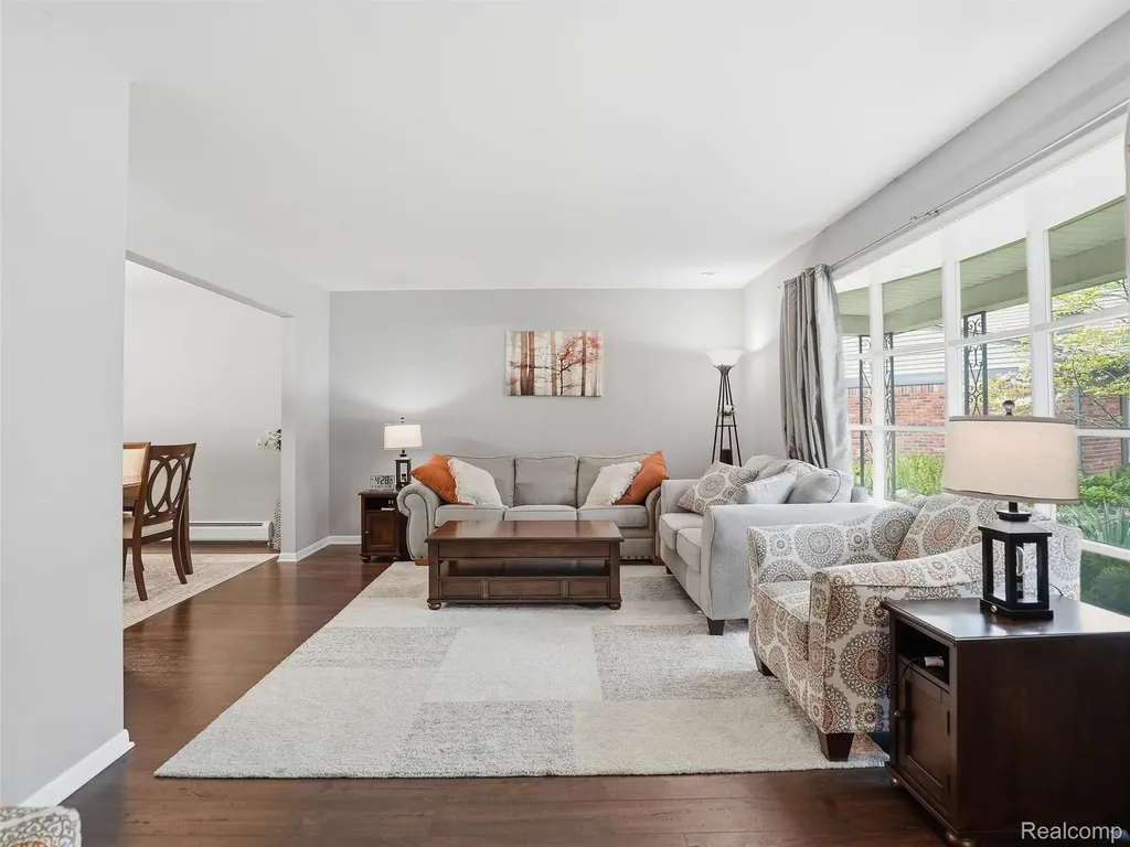 37296 Maple Leaf Court Clinton Charter Township MI 48036