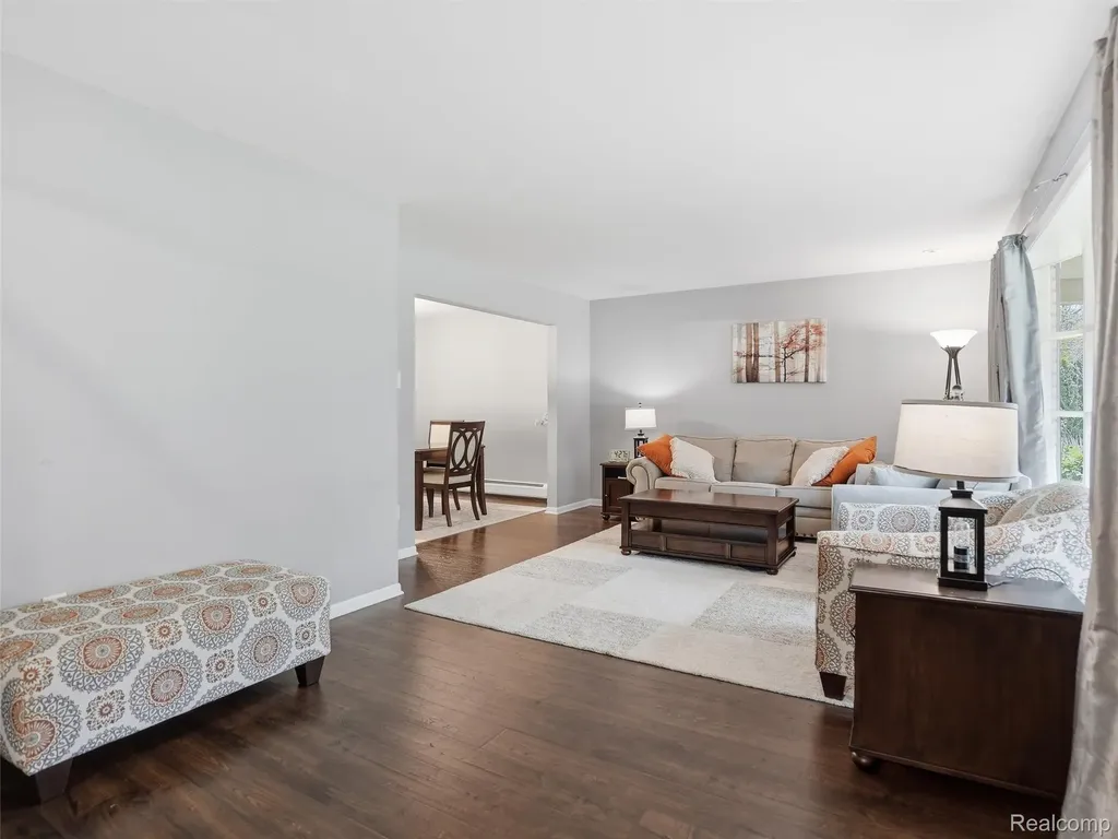 37296 Maple Leaf Court Clinton Charter Township MI 48036