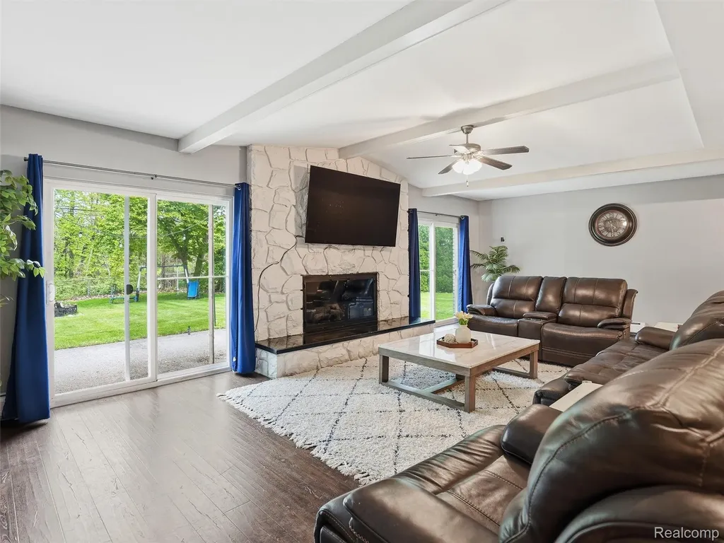 37296 Maple Leaf Court Clinton Charter Township MI 48036