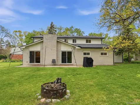 37296 Maple Leaf Court Clinton Charter Township MI 48036