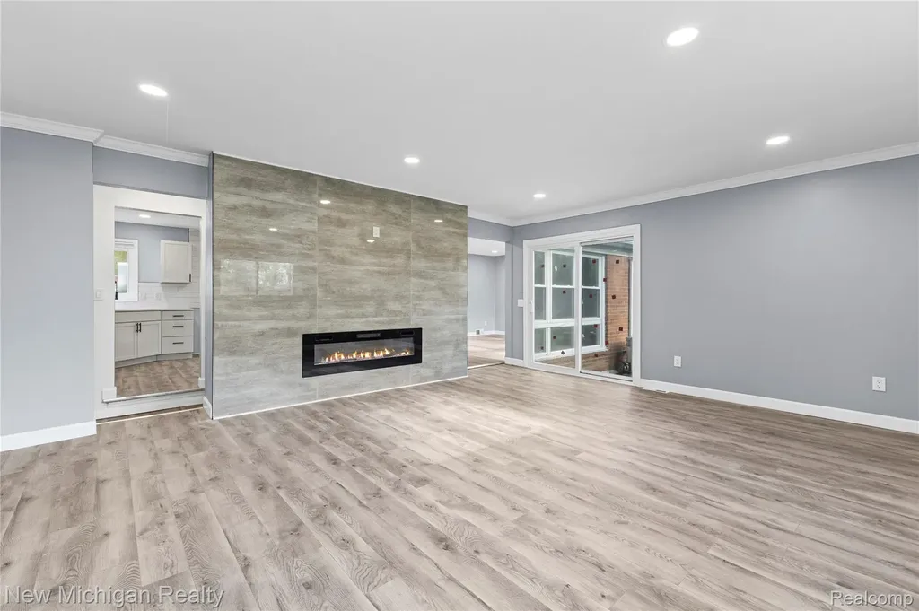 21901 Harding Street Oak Park City MI 48237
