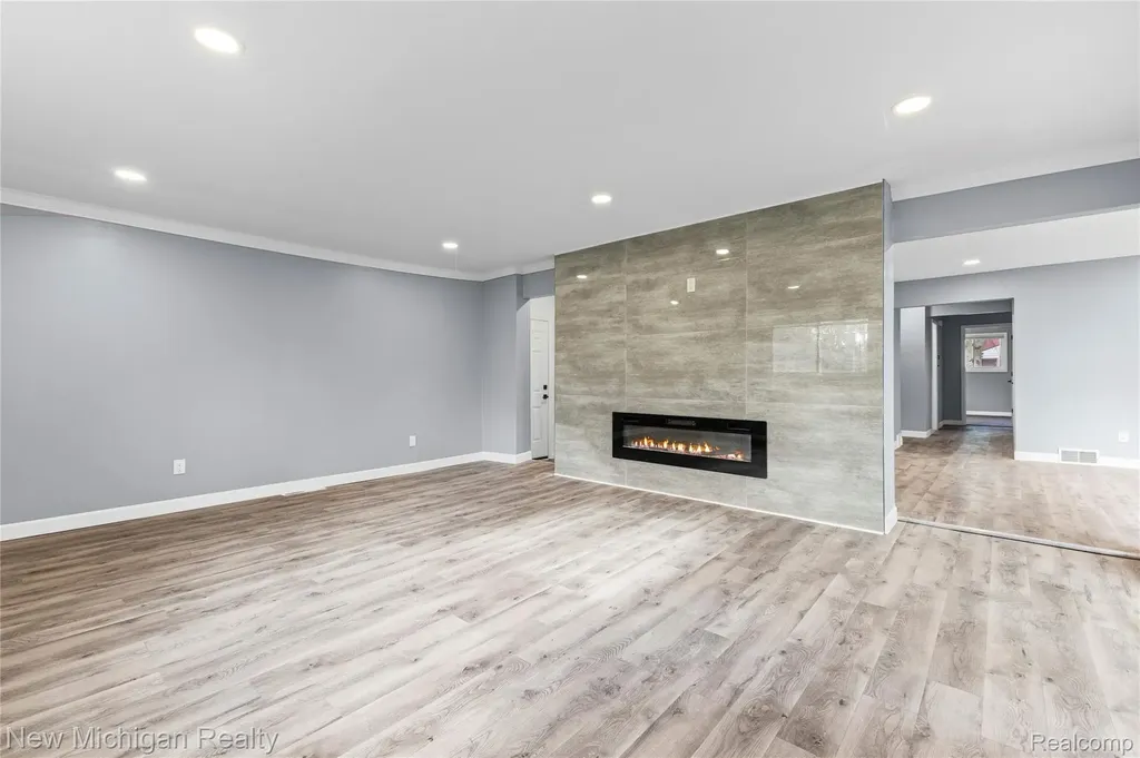 21901 Harding Street Oak Park City MI 48237