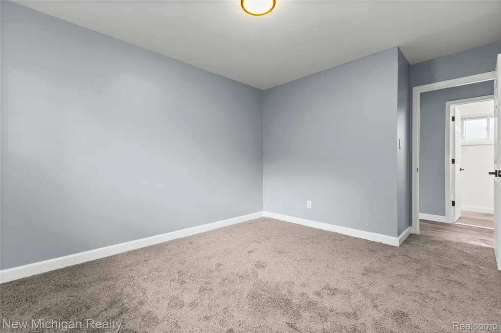 21901 Harding Street Oak Park City MI 48237