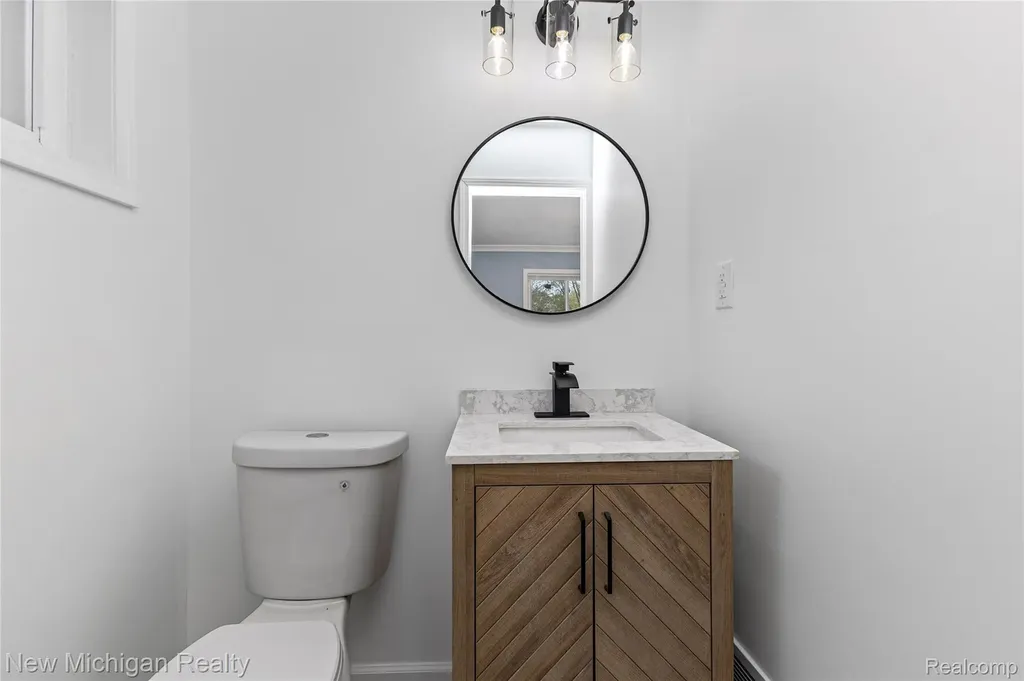 21901 Harding Street Oak Park City MI 48237