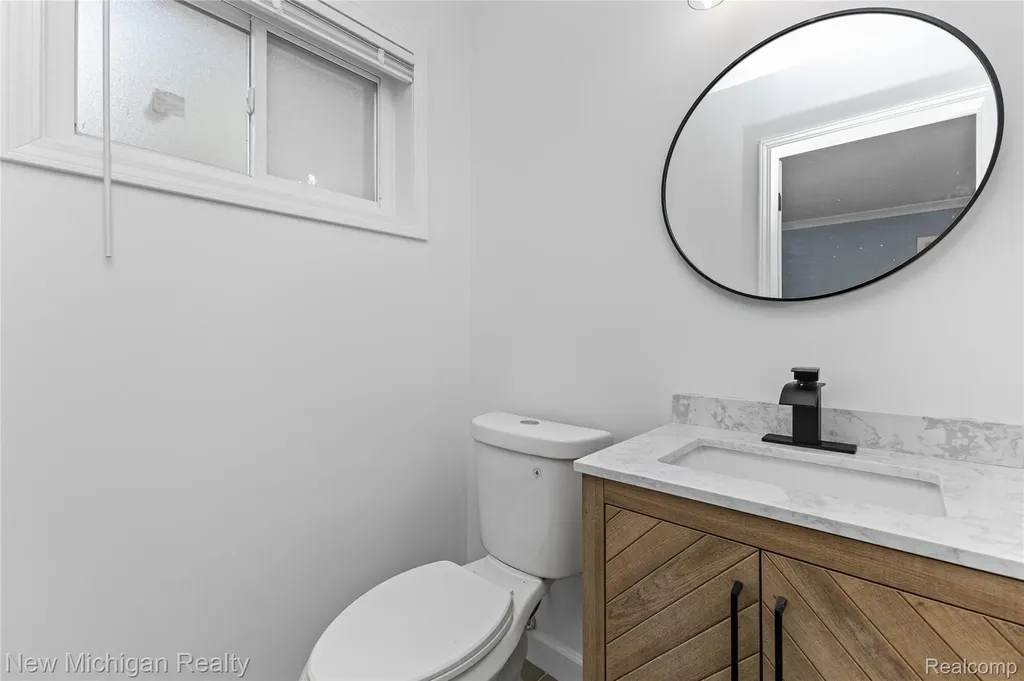 21901 Harding Street Oak Park City MI 48237