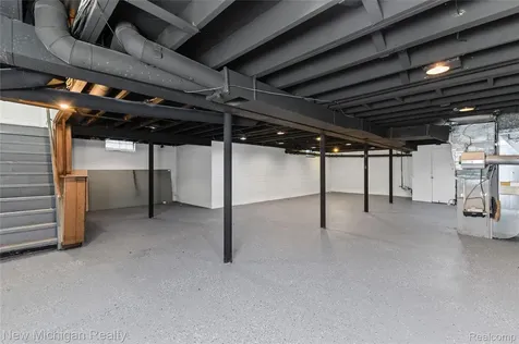 21901 Harding Street Oak Park City MI 48237