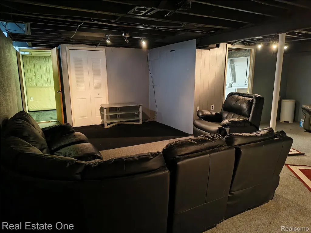 30866 Middlebury Street Westland City MI 48186