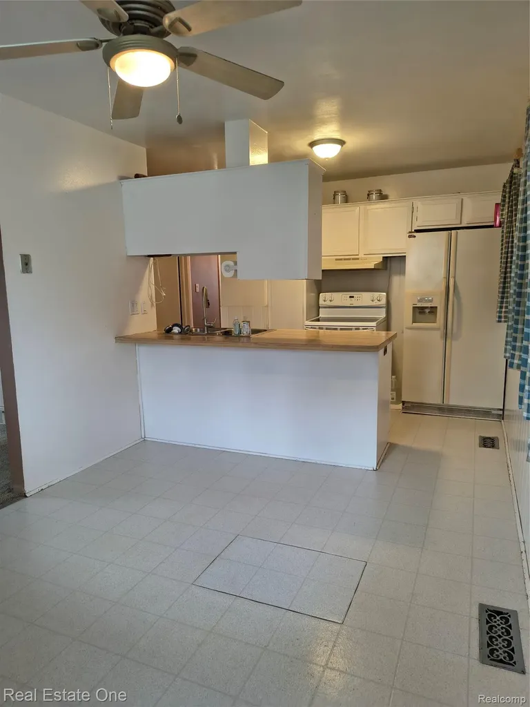 30866 Middlebury Street Westland City MI 48186