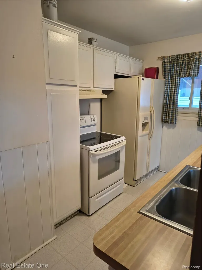 30866 Middlebury Street Westland City MI 48186
