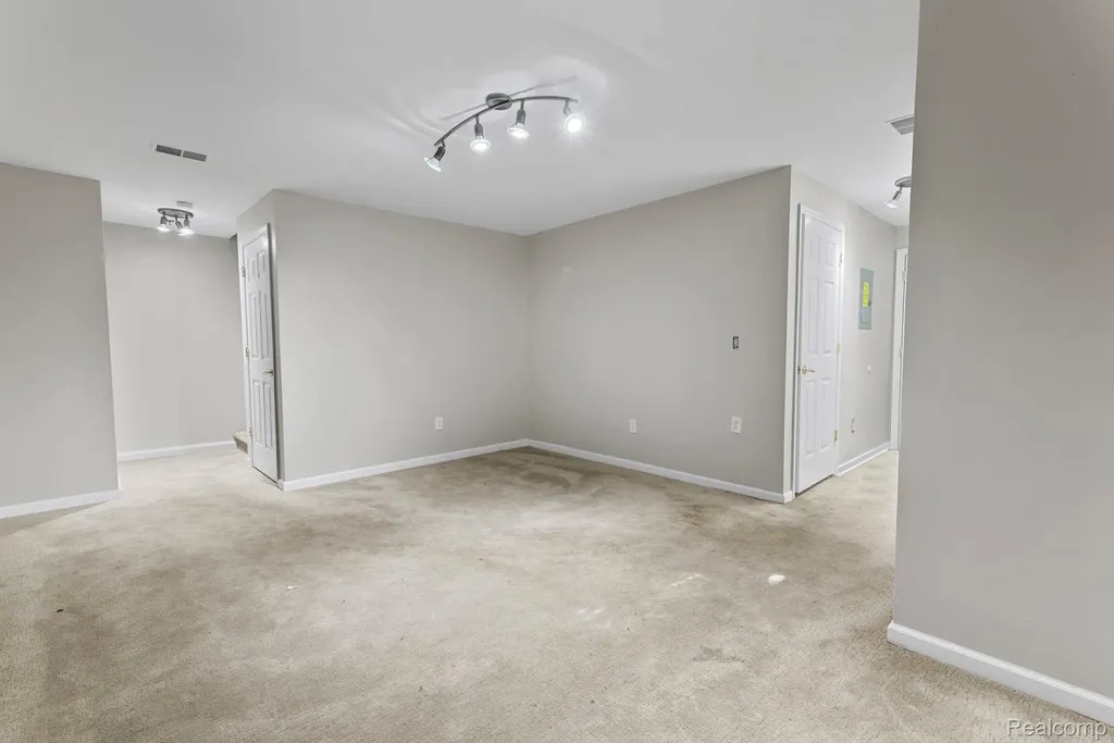 43127 Strand Drive Sterling Heights City MI 48313