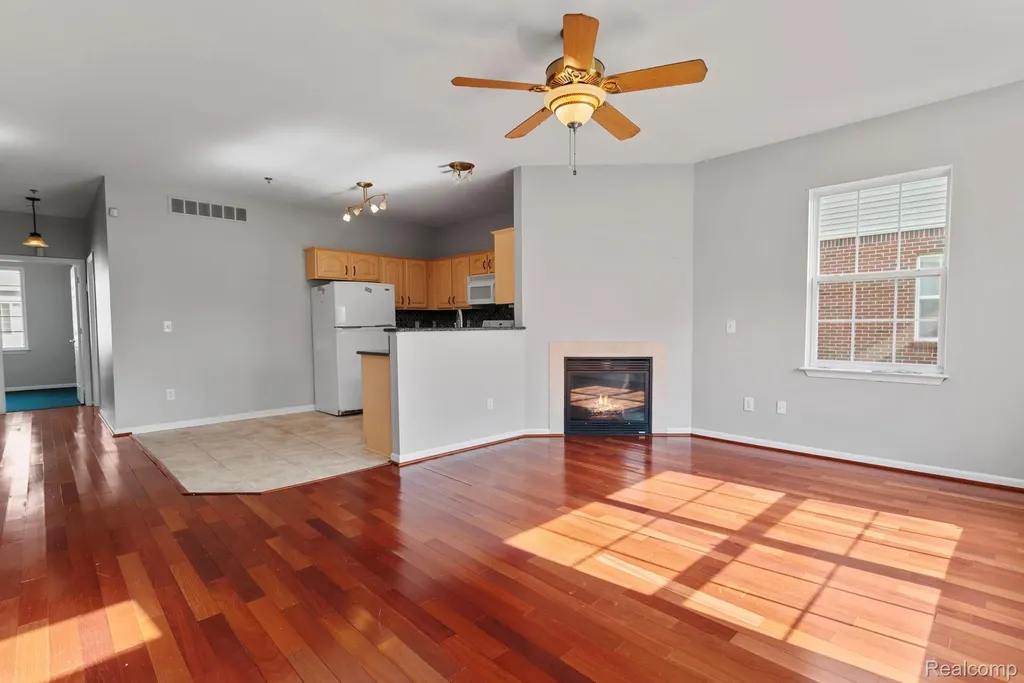 43127 Strand Drive Sterling Heights City MI 48313