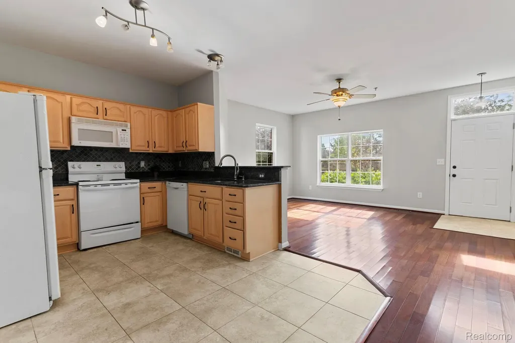 43127 Strand Drive Sterling Heights City MI 48313