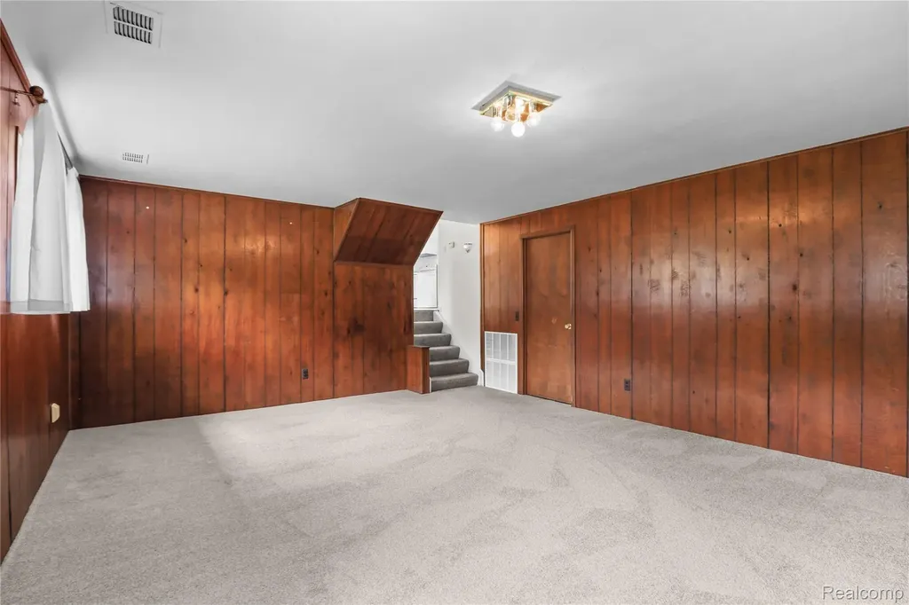2814 Burgess Hill Drive Waterford Charter Township MI 48329