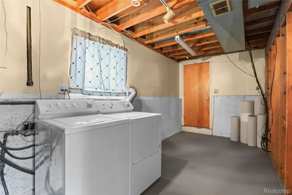 2814 Burgess Hill Drive Waterford Charter Township MI 48329