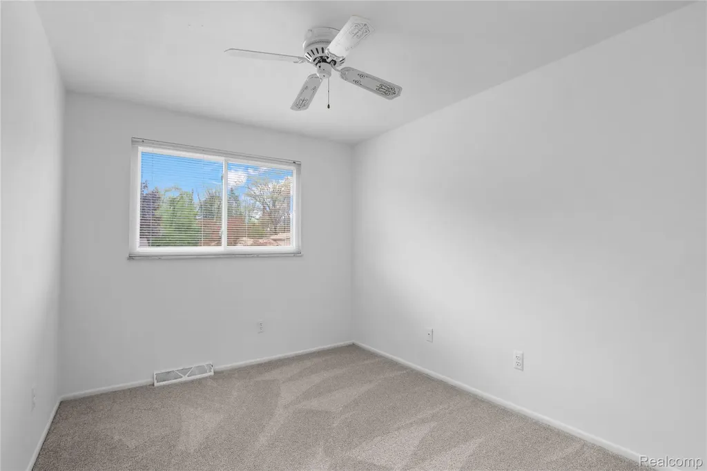 2814 Burgess Hill Drive Waterford Charter Township MI 48329