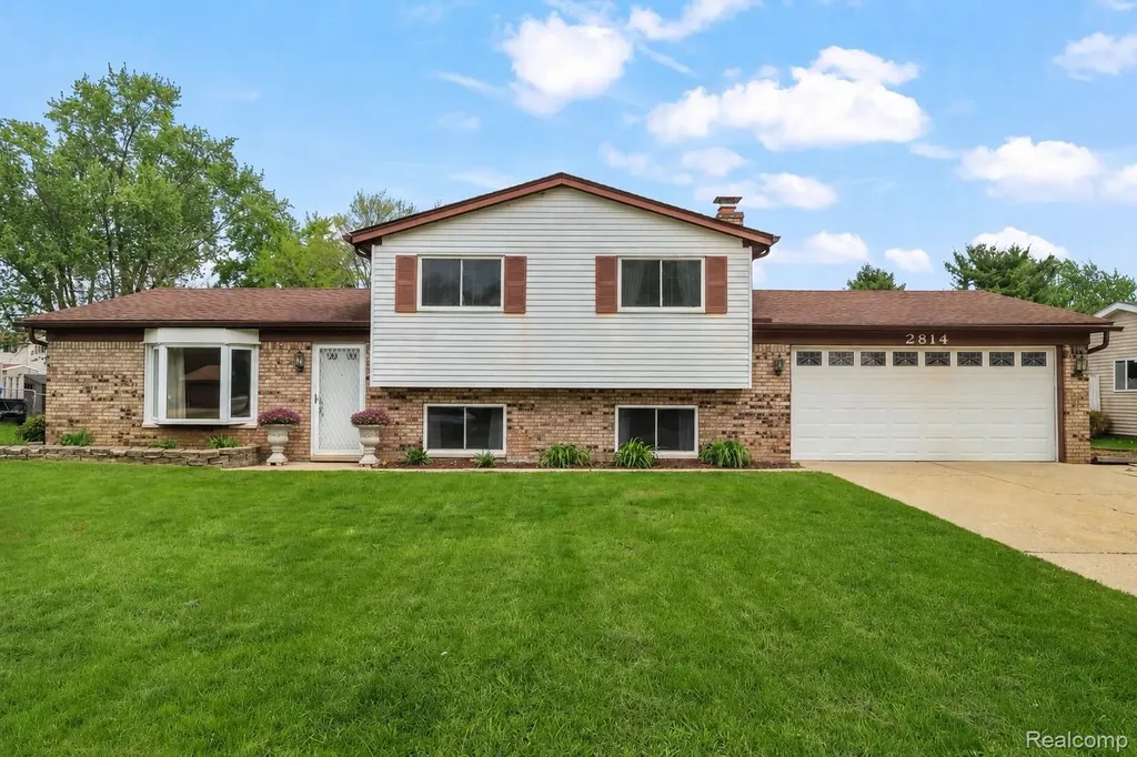 2814 Burgess Hill Drive Waterford Charter Township MI 48329