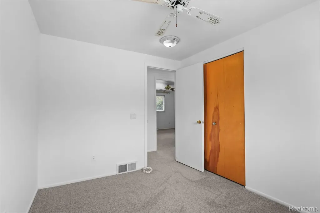 2814 Burgess Hill Drive Waterford Charter Township MI 48329