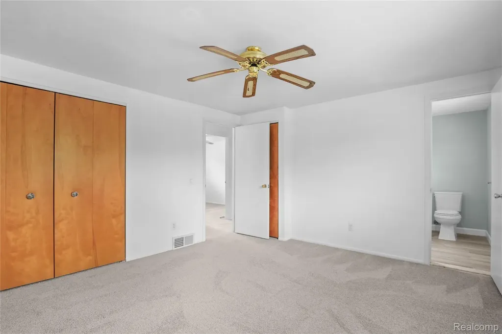 2814 Burgess Hill Drive Waterford Charter Township MI 48329