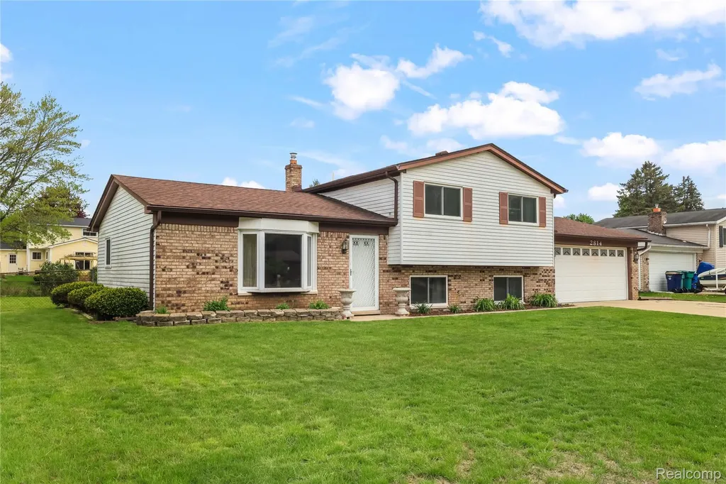 2814 Burgess Hill Drive Waterford Charter Township MI 48329